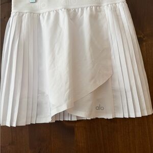 ALO Aces White Pleated Tennis Skirt- like new